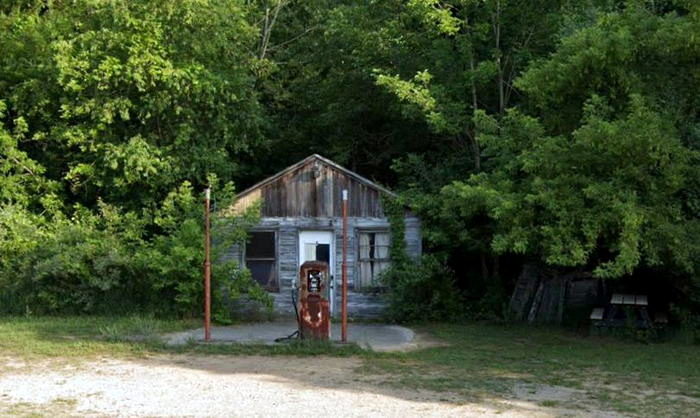 Old Time Gas Station (Pollys, Pure Oil) - Web Listing